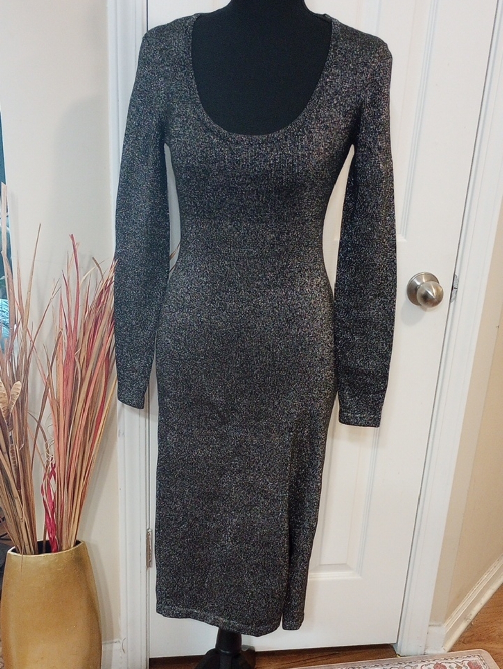 Jennifer Lopez Long Sleeve Scoop Neck Sparkle Midi Dress - Black/Silver